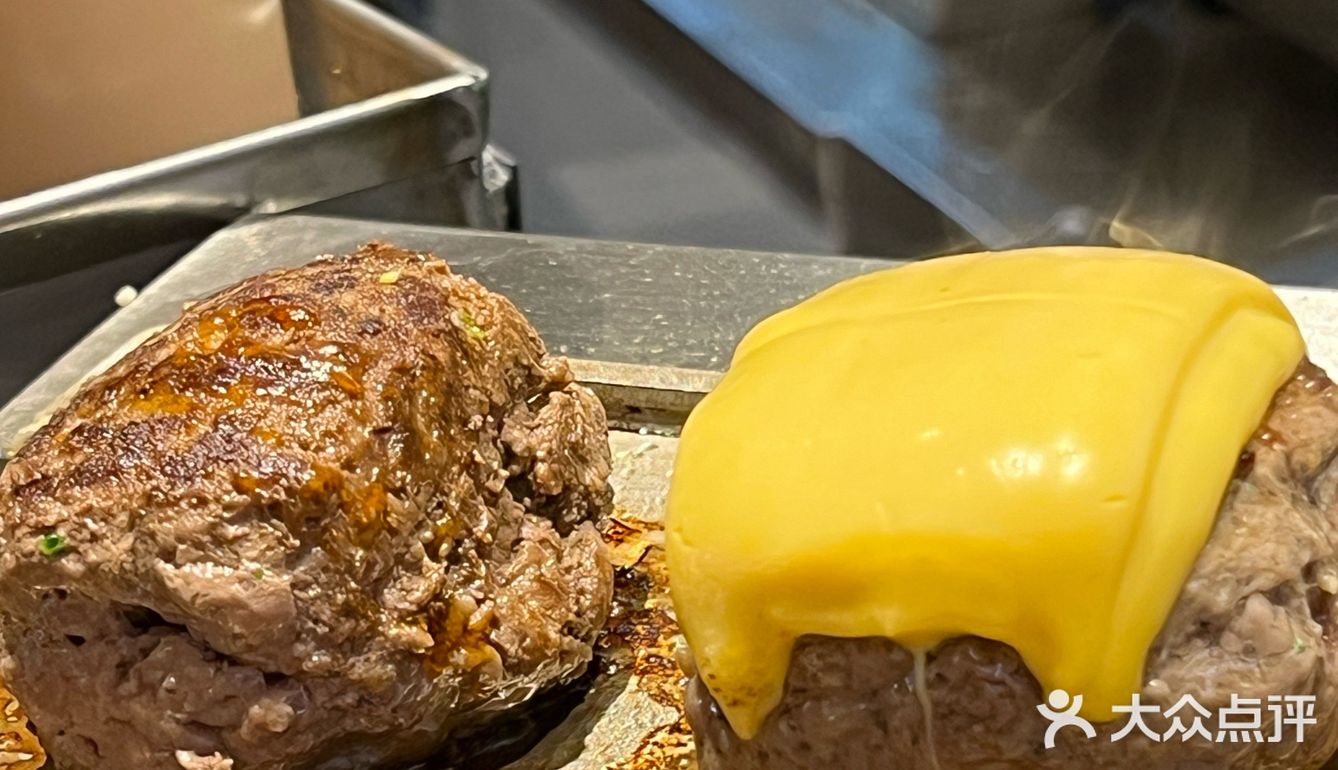 一人一个座位 ，好适合i人啊哈哈哈...