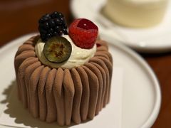 酸樱桃巧克力慕斯-Ten Olives甜点