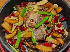 杏鲍菇炒牛肉-云海肴·汽锅鸡·云南代表菜(天山百盛优客店)