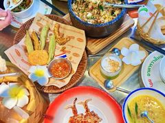 -小小集渔·泰式大排档(太古里香槟店)