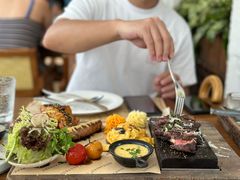 -Mark&Mars Restaurant