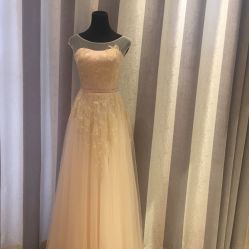 -Flora婚纱礼服定制租赁店