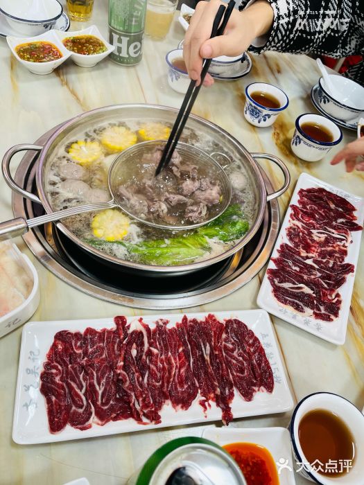 杏花吴记牛肉火锅图片