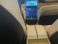-TESLA 特斯拉(广州天环广场体验店)