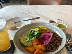 -ROAST coffee & eatery