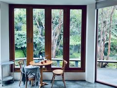 -Chom Cafe and Restaurant