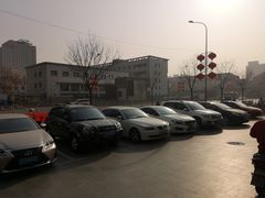 -冠京饭店·停车场