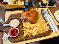 蘑菇芝士汉堡-Magnet磁食(愚园路店)