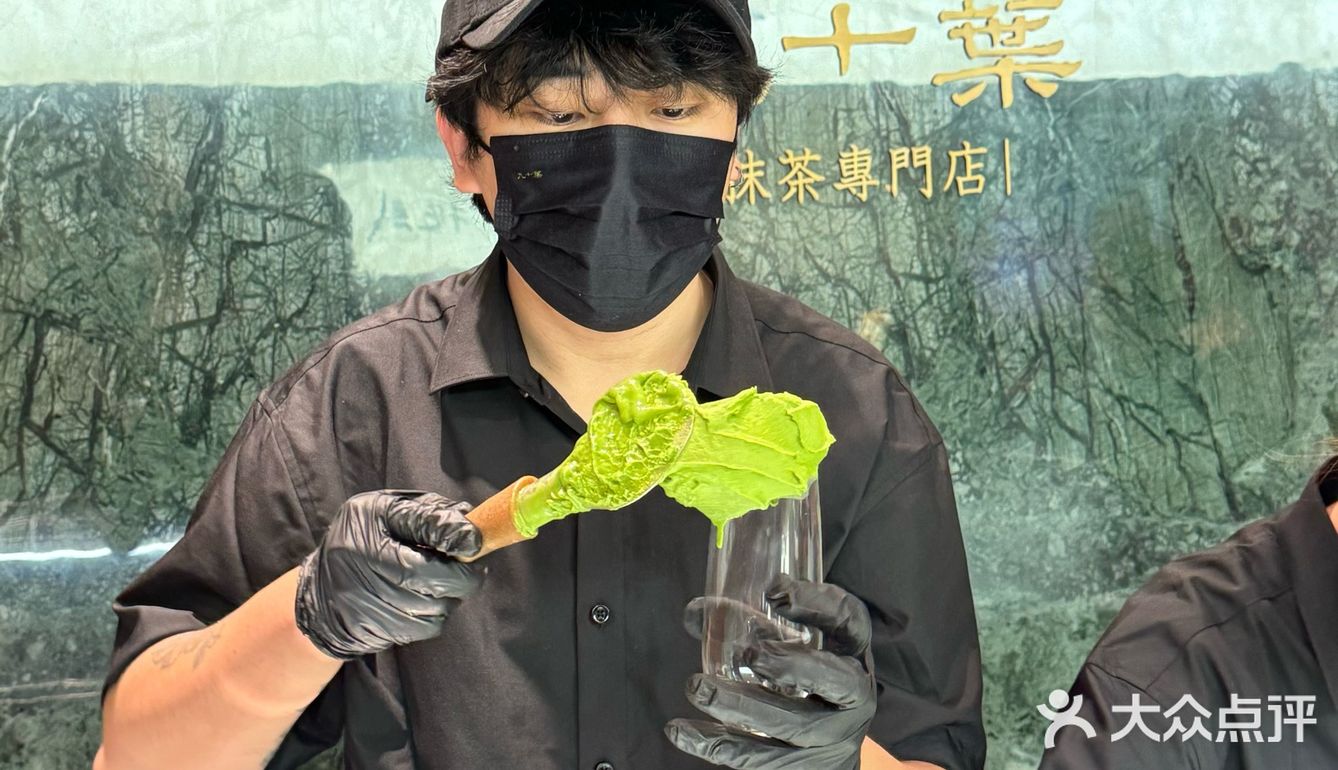 卧卧卧。。。偶遇了英博球员在罗斯福买冰淇淋