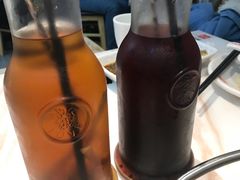 酸梅汤和茅根竹蔗水-为什么牛潮汕牛肉火锅(中信广场店)