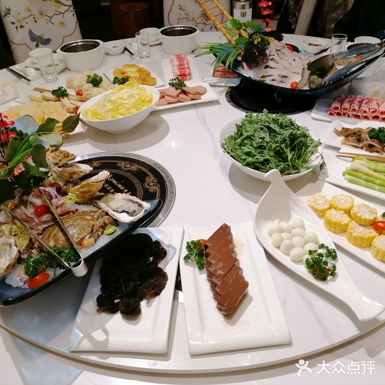 元宵节里的旋转火锅，热辣滚烫～