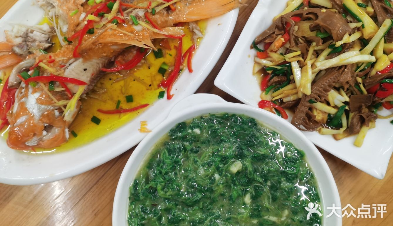 鱼是真的新鲜，肉质超级嫩，但是味道好淡啊，且没有刮鱼鳞