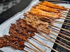 -何妹湿辣牛肉·粤式烧烤砂煲(桂雅路店)