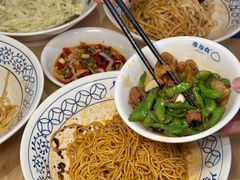 -李与白包子铺(桐梓林店)