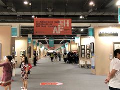 -上海跨国采购会展中心