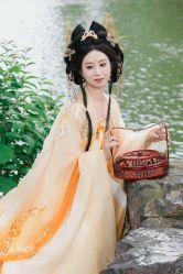 -一揽芳华汉服旗袍体验馆(拙政园店)