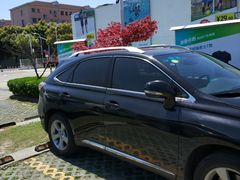 -迪卡侬运动专业超市-停车场