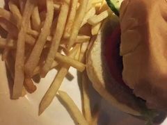 -Helens海伦司小酒馆(复旦大学店)