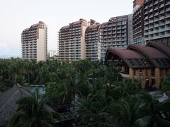 -三亚湾海居铂尔曼度假酒店