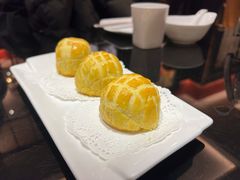 蛋黄酥-高第街56号港式餐厅·精选(世茂广场宽厚里大明湖店)