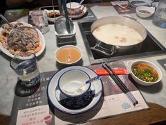 -尚尚仙·酸汤猪手·猪肚鸡火锅(华联万柳购物中心店)