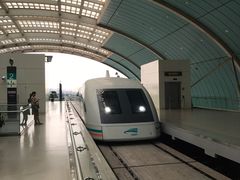 -龙阳路磁悬浮列车总站-停车场