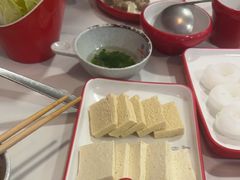 -毛辣果·贵州红酸汤牛肉火锅(西单店)