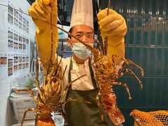 -雍容荟帝王蟹活龙虾展台自助(IFS黑金店)