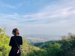 -鬼笑石后山停车场