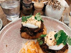 -FLOVIE FLORIST CAFE