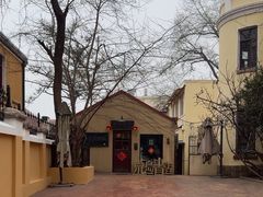 -荒岛书店(黄县路店)