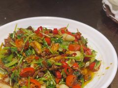-东口码头·烧鸽子·鱼头泡饼·地方菜(金鹰悦城店)