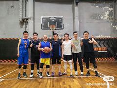 -洛克公园·篮球·足球·羽毛球(莘庄店)