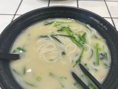 -肥汁米蘭香港米线(长宁来福士店)