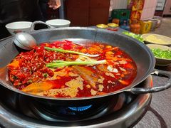 -四小区火锅·巷子里的重庆火锅(花照壁店)