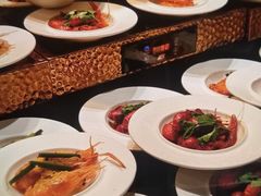 -雍容荟帝王蟹活龙虾展台自助(IFS黑金店)