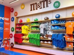 -m豆巧克力世界(上海世茂广场店)
