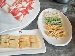 -德天肥牛海鲜火锅(城西银泰店)