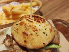 招牌秘制鸡腿堡-必胜客(东莞地王店)
