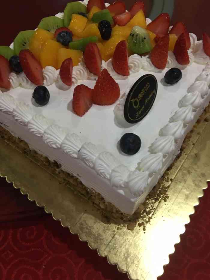 康欣烘焙连锁(岭南店)-"康欣蛋糕服务员态度好,蛋糕类没有其它连锁.