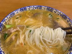 -邱芳粉店(迎宾大道旗舰店)