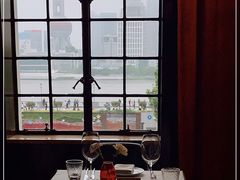 靠窗位-YUE·6·西式融合餐厅(外滩六号店)