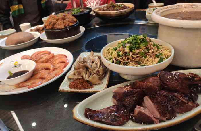 万州背二哥特色菜(龙头寺店)-"推荐花生莲藕汤,花生和藕炖的都特别软