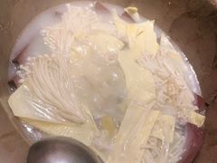-滇香肴·云南菜蒸汽石锅鱼(云南北路店)