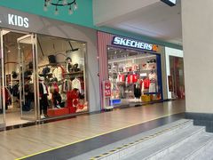 -王府井奥莱临潼小镇(临潼店)