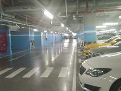 -白玉兰广场停车场