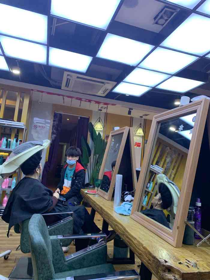 艺博护肤造型(博兴店)-"【项目】剪发偶然间翻到这家店一看评价,.