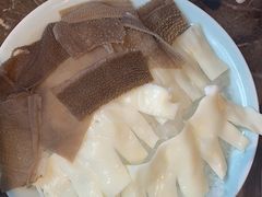 黄喉毛肚双拼-三人行骨头王火锅(长寿店)