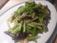 芦笋炒鸡枞菌-味莊·青岛菜(云霄路店)