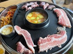 -江南猪肉商会无限续吃(弘大店)